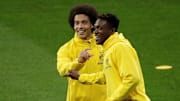 Axel Witsel und Dan-Axel Zagadou gehören zu den sieben BVB-Kickern, deren Verträge 2022 auslaufen