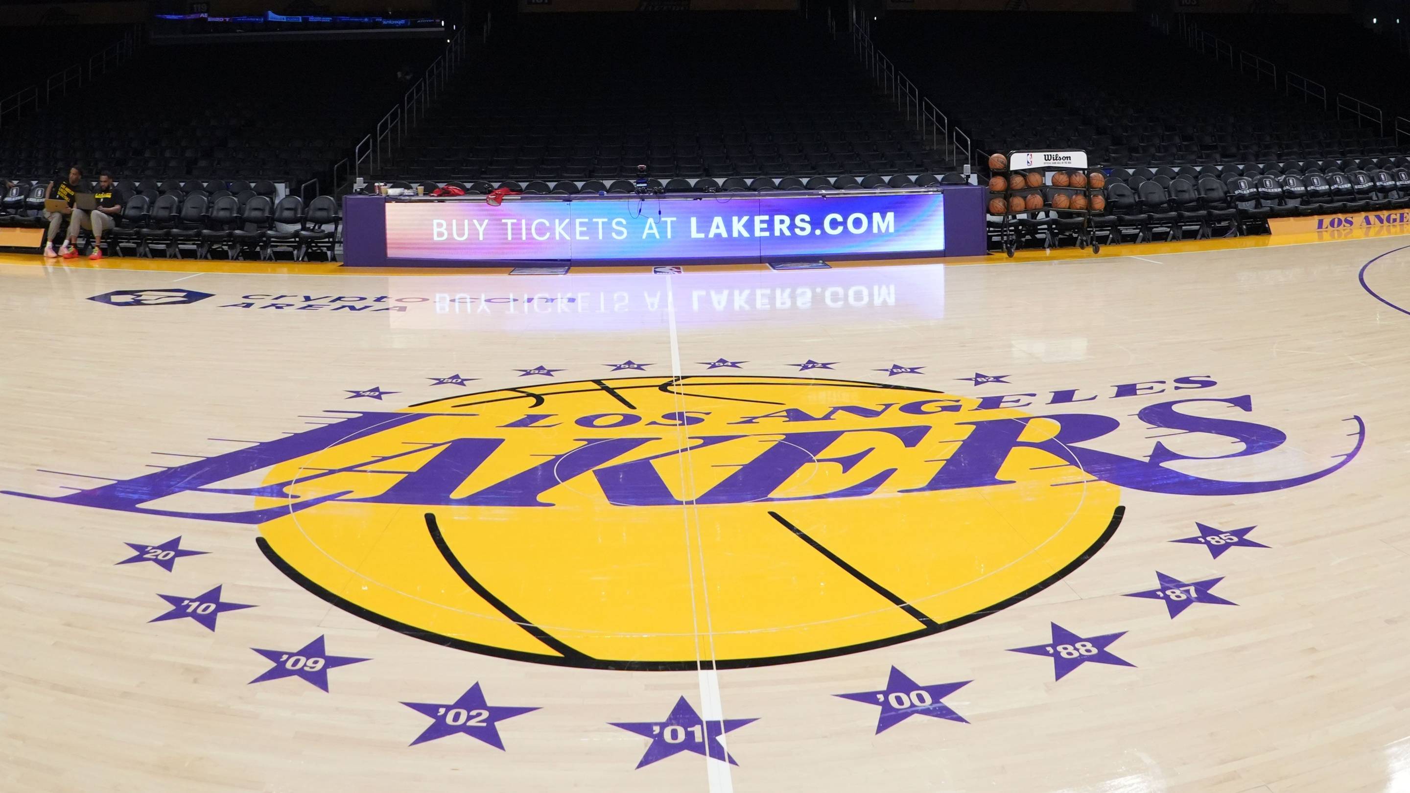 Lakers Announce Passing of Legendary PA Announcer Lawrence Tanter
