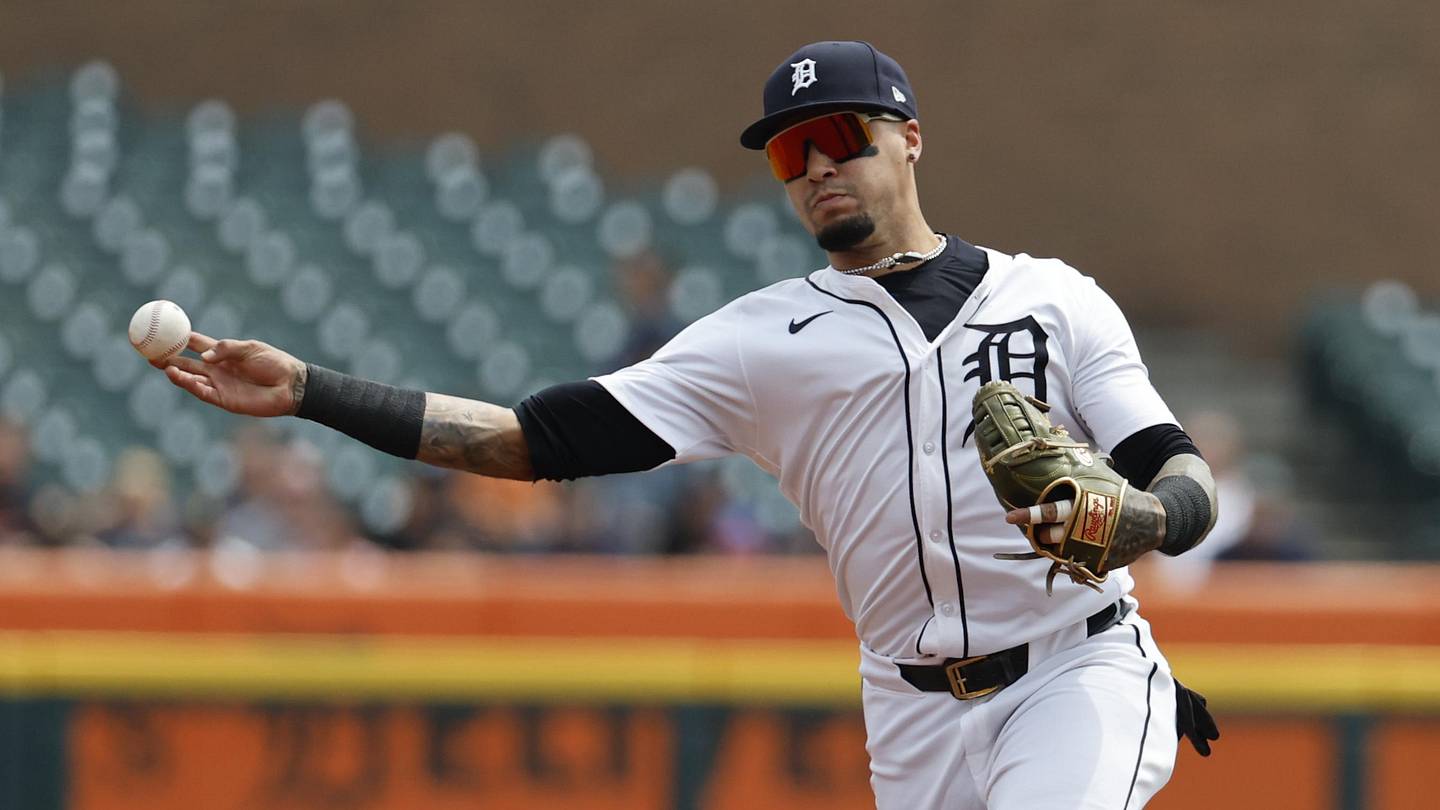 AJ Hinch gibt bekannt, dass sich Javier Báez von den Tigers einer ...