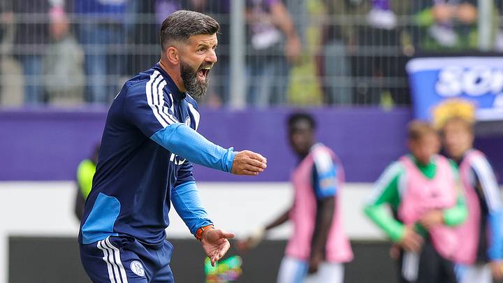Miron Muslic beim S04-Test in Aue