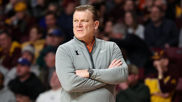 Illinois Fighting Illini head coach Brad Underwood