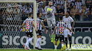 Atlético-MG e Corinthians disputam a vice-liderança do Campeonato Brasileiro.