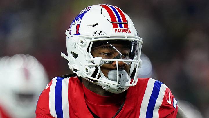 Dec 1, 2025; Foxborough, Massachusetts, USA; New England Patriots wide receiver Stefon Diggs (8) runs after a catch during the first quarter against the New York Giants at Gillette Stadium. Mandatory Credit: David Butler II-Imagn Images
