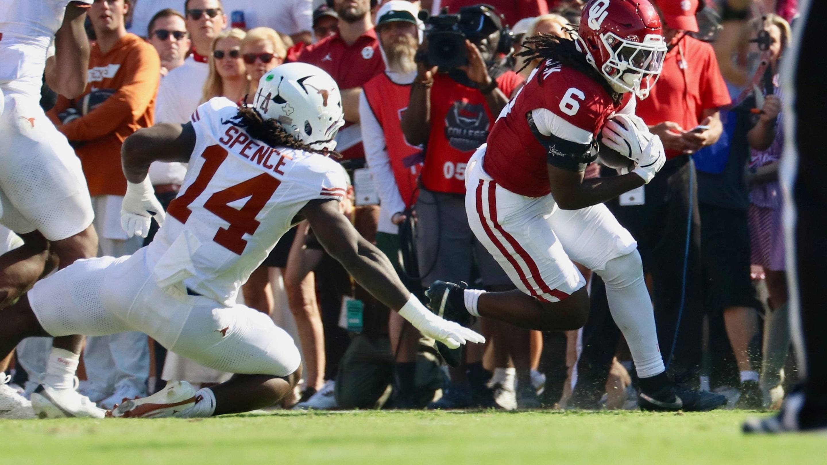 Oklahoma's Offense Laid a Foundation it Needs to Build on in Second Half of Red River Rivalry