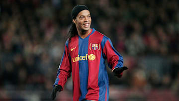 Ronaldinho fez história com a camisa do Barcelona