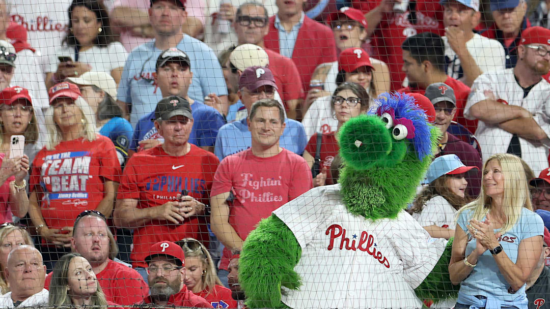 Division Series - Los Angeles Dodgers v Philadelphia Phillies - Game One