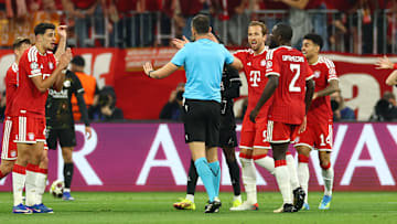 FC Bayern Munchen v Paris Saint-Germain