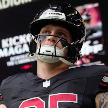 Arizona Cardinals tight end Trey McBride (85) takes the field before their game against the San Francisco 49ers at State Farm Stadium on Glendale on Nov. 16, 2025.