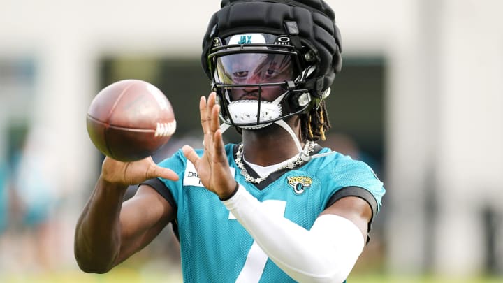 Jacksonville Jaguars wide receiver Brian Thomas Jr. (7) pulls in a pass during drills on the second day of an NFL football training camp practice session Thursday, July 25, 2024 at EverBank StadiumÕs Miller Electric Center in Jacksonville, Fla..