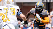 Tennessee defensive lineman James Pearce Jr. (27) during Tennessee's game against Chattanooga in Neyland Stadium in Knoxville on Saturday, Aug. 31, 2024.
