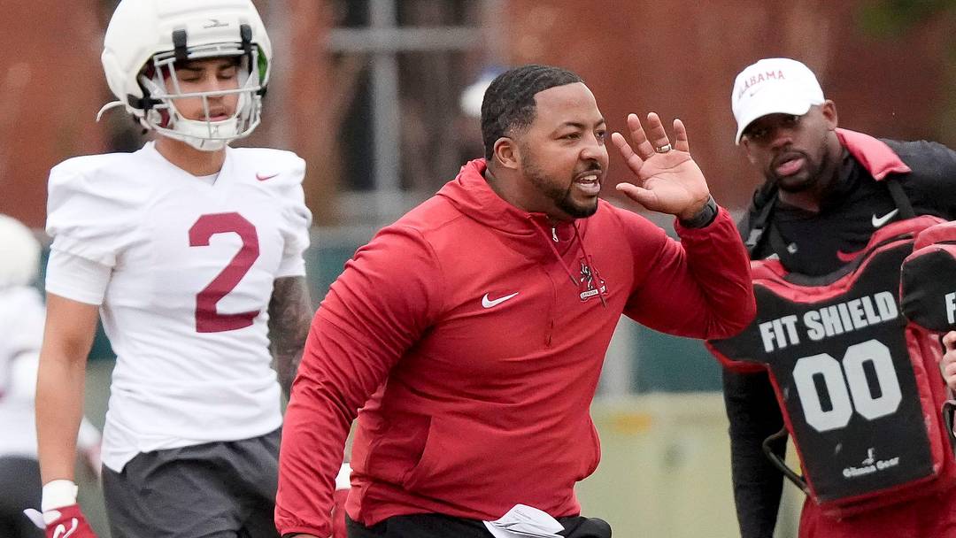 Mar 5, 2025; Tuscaloosa, AL, USA; Coach Maurice Linguist works with defensive backs during Spring Practice for the Crimson Tide.