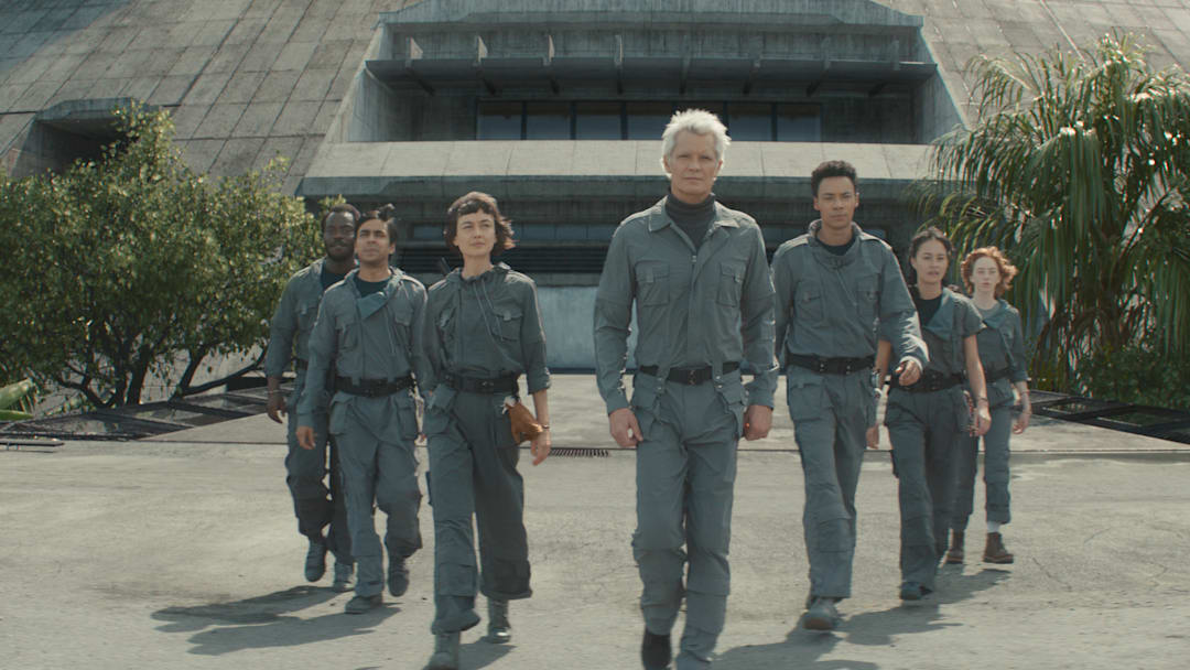 (L-R) Jonathan Ajayi as Smee, Adarsh Gourav as Slightly, Sydney Chandler as Wendy, Timothy Olyphant as Kirsh, Kit Young as Tootles, Erana James as Curly, Lily Newmark as Nibs in Alien: Earth. Image: FX