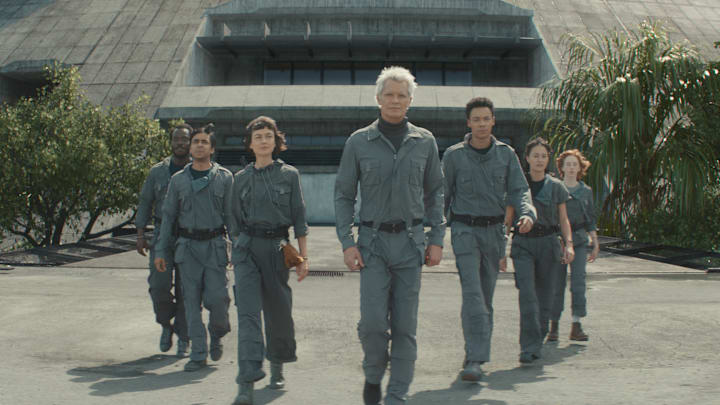 (L-R) Jonathan Ajayi as Smee, Adarsh Gourav as Slightly, Sydney Chandler as Wendy, Timothy Olyphant as Kirsh, Kit Young as Tootles, Erana James as Curly, Lily Newmark as Nibs in Alien: Earth. Image: FX