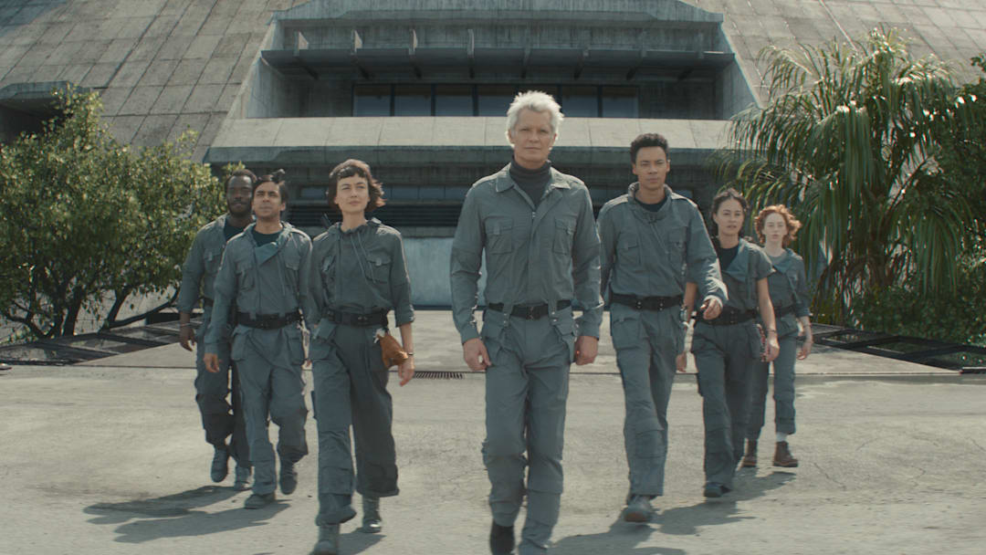 (L-R) Jonathan Ajayi as Smee, Adarsh Gourav as Slightly, Sydney Chandler as Wendy, Timothy Olyphant as Kirsh, Kit Young as Tootles, Erana James as Curly, Lily Newmark as Nibs in Alien: Earth