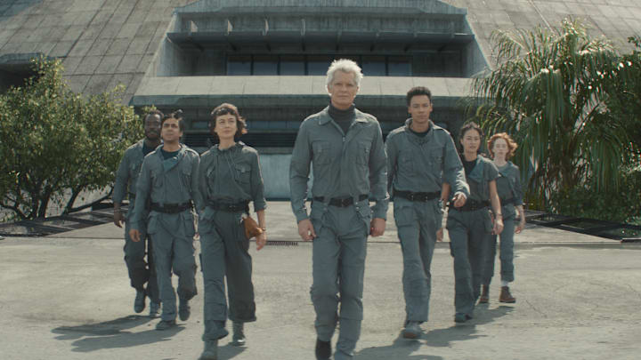 (L-R) Jonathan Ajayi as Smee, Adarsh Gourav as Slightly, Sydney Chandler as Wendy, Timothy Olyphant as Kirsh, Kit Young as Tootles, Erana James as Curly, Lily Newmark as Nibs in Alien: Earth. Image: FX