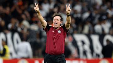 Corinthians, de Fernando Diniz, pode selar classificação às oitavas