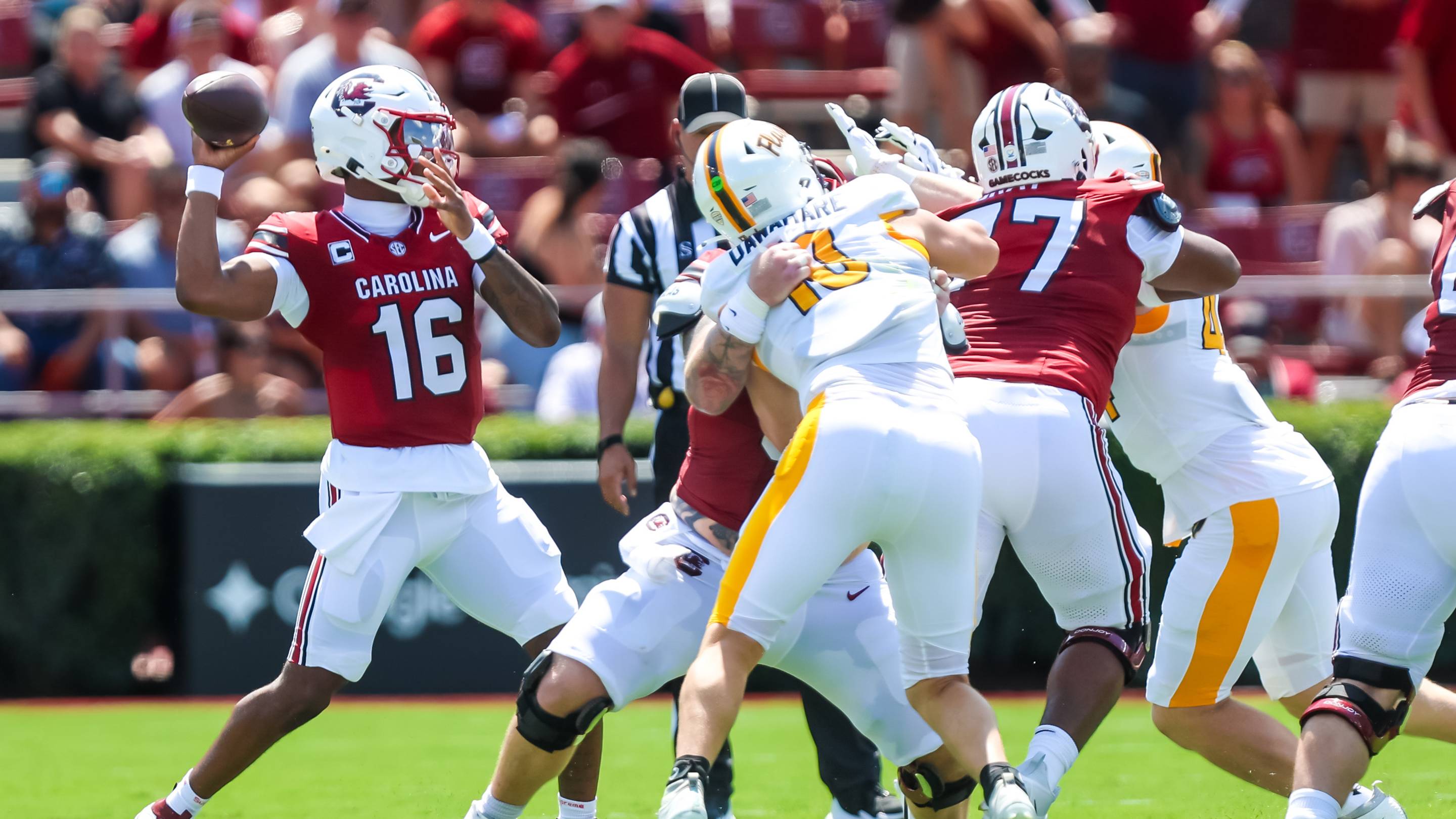 HALTIME: South Carolina Gamecocks Rolling Against Kent State, lead 29-0.