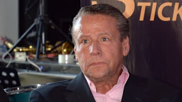 Alfredo Adame sufre aparatoso accidente en moto