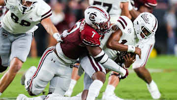 Former South Carolina football defensive end Jordan Strachan making a play against the Mississippi State Bulldogs in 2023