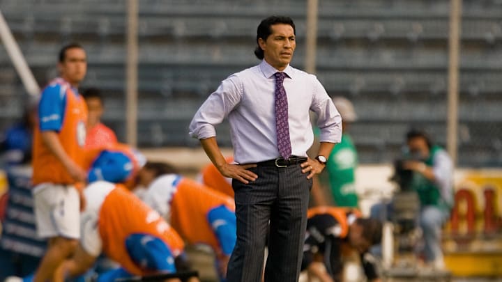 Cruz Azul's coach Benjamin Galindo watch