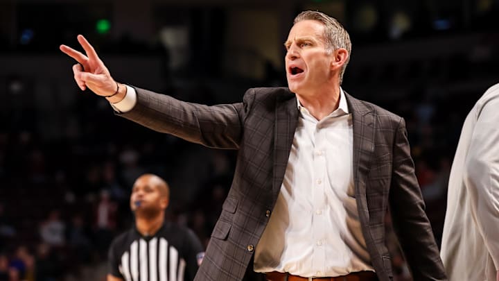 Jan 8, 2025; Columbia, South Carolina, USA; Alabama Crimson Tide head coach Nate Oats directs his team against the South Carolina Gamecocks in the second half at Colonial Life Arena. Mandatory Credit: Jeff Blake-Imagn Images