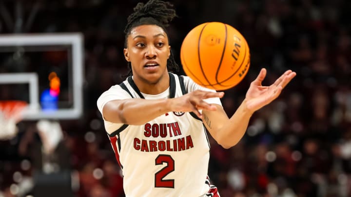 South Carolina Gamecocks forward Ashlyn Watkins (2) passes 