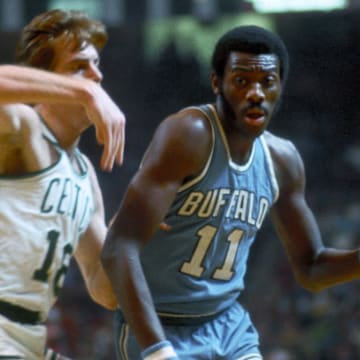 Jan 1975; Boston, MA, USA; Buffalo Braves guard (11) Bob McAdoo in action against the Boston Celtics during the 1975 season at the Boston Garden.Mandatory Credit: Photo By Malcolm Emmons-Imagn Images copyright (c)  Malcolm Emmons
