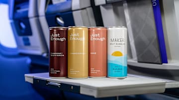 United Expands Economy Cabin Wine Offerings with Debut of New Rosé. Image courtesy United