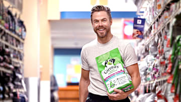 Derek Hough, Emmy winning choreographer and Dancing with the Stars judge and dog dad to Luna has partnered with GREENIES™ to ensure your furry compani