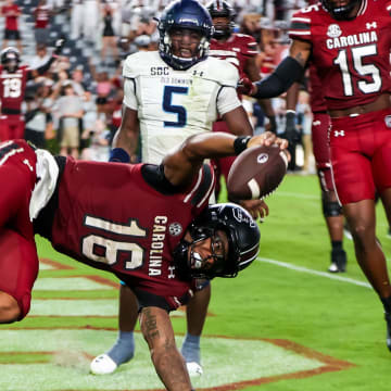 Aug 31, 2024; Columbia, South Carolina, USA; South Carolina Gamecocks quarterback LaNorris Sellers (16) dives over the goal line for a touchdown against the Old Dominion Monarchs in the fourth quarter at Williams-Brice Stadium. Mandatory Credit: Jeff Blake-USA TODAY Sports