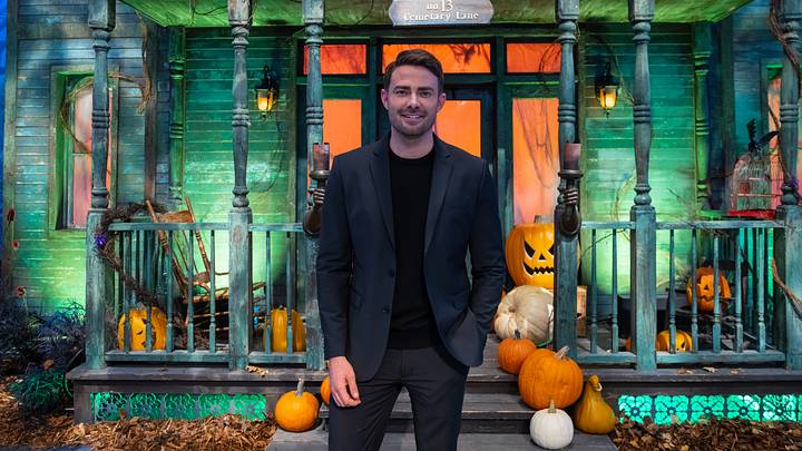 Host Jonathan Bennett, as seen on Halloween Wars, Season 13. Image courtesy Food Network