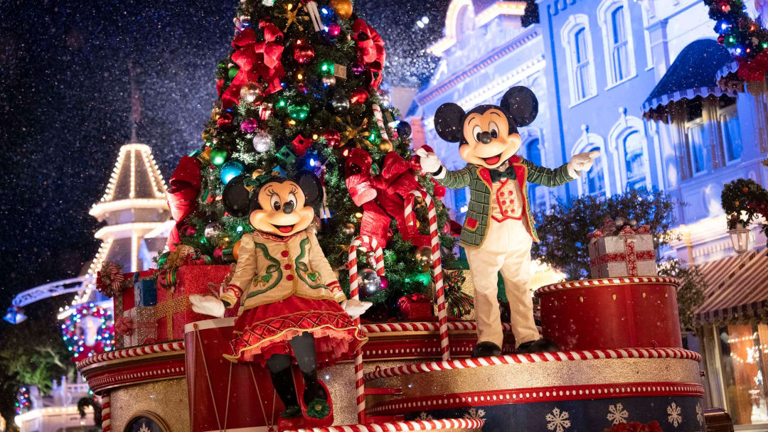 Mickey’s Once Upon a Christmastime Parade (Harrison Cooney, Photographer)