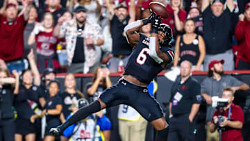 Nov 2, 2024; Columbia, South Carolina, USA; South Carolina Gamecocks tight end Joshua Simon (6) makes a touchdown against the Texas A&M Aggies in the first quarter at Williams-Brice Stadium. Mandatory Credit: Jeff Blake-Imagn Images