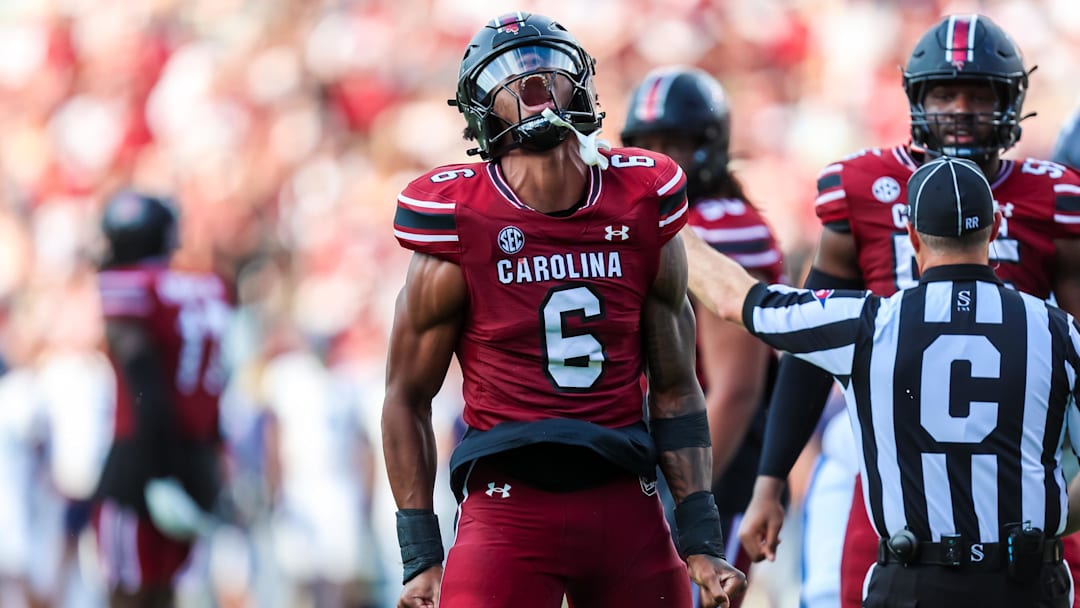 South Carolina Gamecocks edge Dylan Stewart (6)