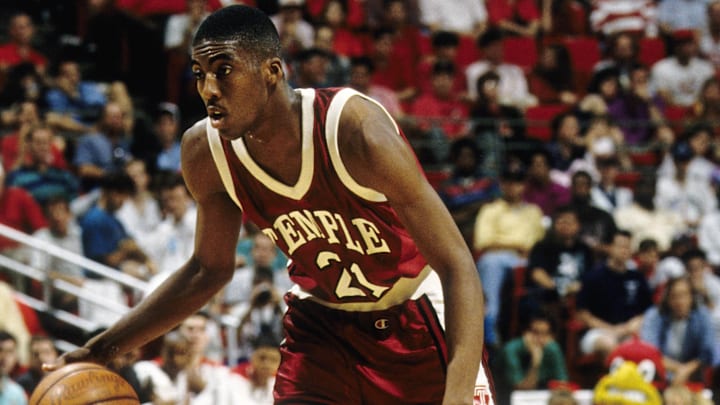 Feb 20, 1994; Orlando, FL, USA; FILE PHOTO; Temple Owls guard Eddie Jones (21) in action against the Louisville Cardinals at Orlando Arena. Mandatory Credit: Imagn Images Feb 20, 1994; Orlando, FL, USA; FILE PHOTO; Temple Owls guard Eddie Jones (21) in action against the Louisville Cardinals at Orlando Arena. Mandatory Credit: Imagn Images