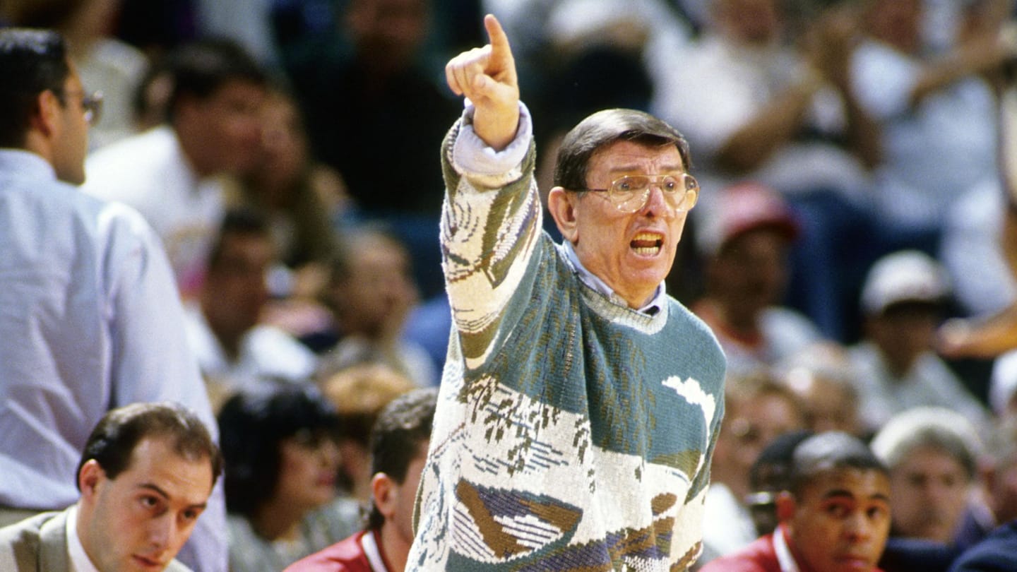 New York Basketball Legend Lou Carnesecca Dies