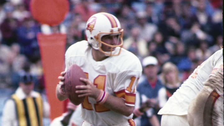 Buccaneers quarterback Steve Spurrier prepares to pass for his 0-14 team against the Colts in 1976. Buccaneers quarterback Steve Spurrier prepares to pass for his 0-14 team against the Colts in 1976.