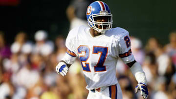 Nov 11, 1993; San Diego, CA, USA; Denver Broncos defensive back Steve Atwater (27) on the field against the San Diego Chargers at Jack Murphy Stadium. 