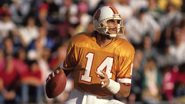Tampa Bay Buccaneers, Vinny Testaverde.