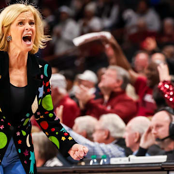 Jan 24, 2025; Columbia, South Carolina, USA; LSU Lady Tigers head coach Kim Mulkey reacts to a play against the South Carolina Gamecocks in the second half at Colonial Life Arena. Mandatory Credit: Jeff Blake-Imagn Images
