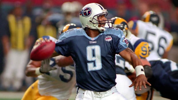 Tennessee Titans quarterback Steve McNair
