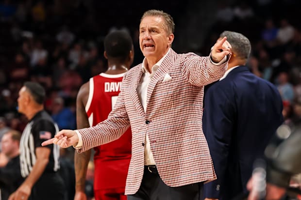 Arkansas Razorbacks head coach John Calipari directs his team against the South Carolina Gamecocks
