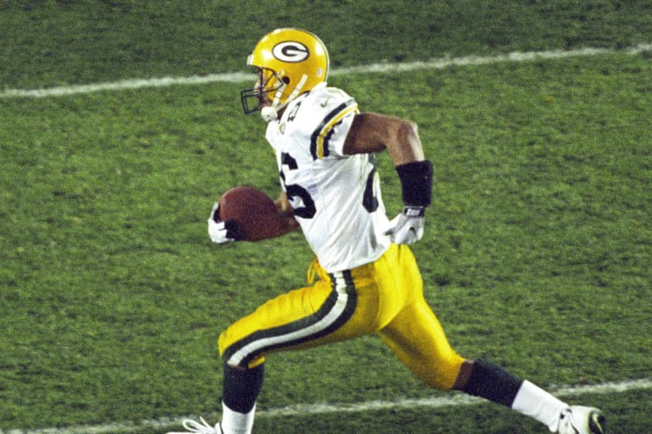 Jan 25, 1998; San Diego, CA, USA; FILE PHOTO; Green Bay Packers receiver Antonio Freeman (86) runs.