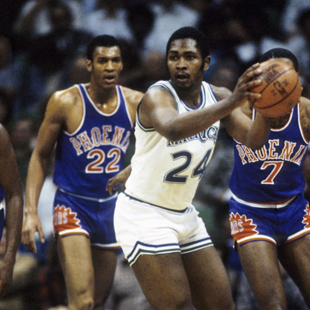 Dallas Mavericks forward Mark Aguirre