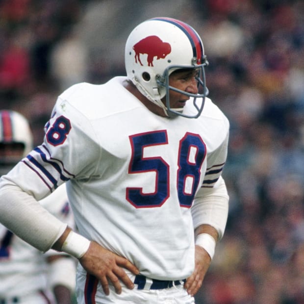 Buffalo Bills linebacker Mike Stratton during a game against the Patriots.