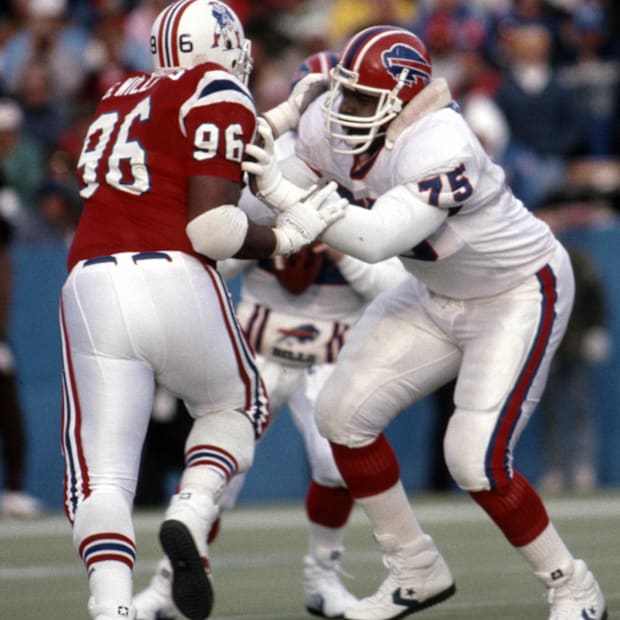 Former Buffalo Bills offensive tackle Howard Ballard blocking against the New England Patriots.