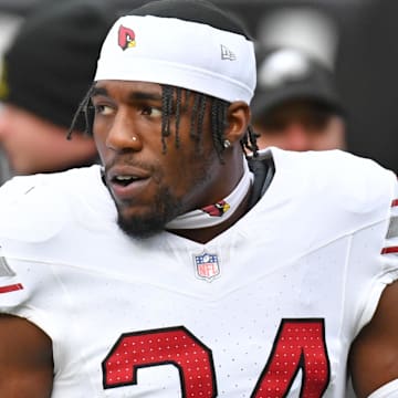 Dec 31, 2023; Philadelphia, Pennsylvania, USA; Arizona Cardinals safety Jalen Thompson (34) against the Philadelphia Eagles at Lincoln Financial Field. Mandatory Credit: Eric Hartline-Imagn Images