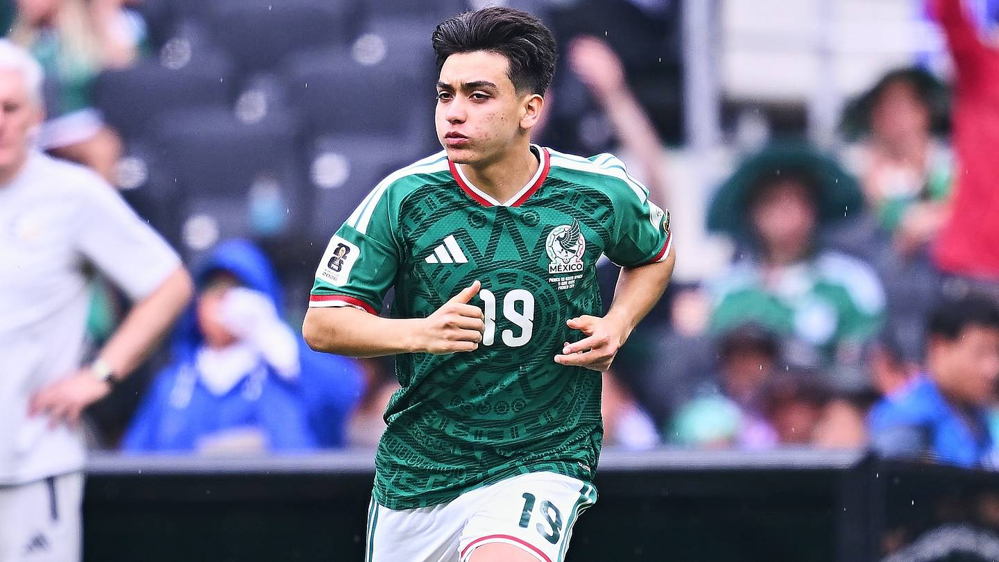 ¡Ya es histórico! Gilberto Mora, el mexicano más joven en de
