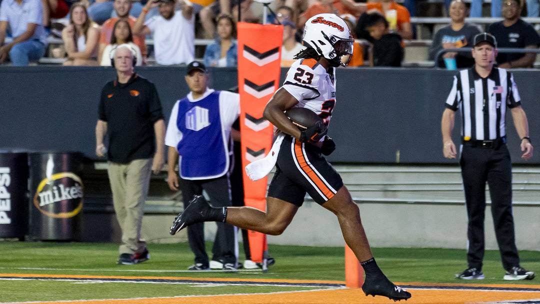 Oregon State’s AJ Newberry scores a touchdown during a football game against UTEP on Saturday, Sept. 26, 2026, at the Sun Bowl in El Paso, Texas.