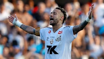 Atacante ainda passará por artroscopia no joelho